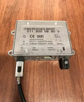 Mercedes-Benz E W211 Antenna control unit 2118200885
