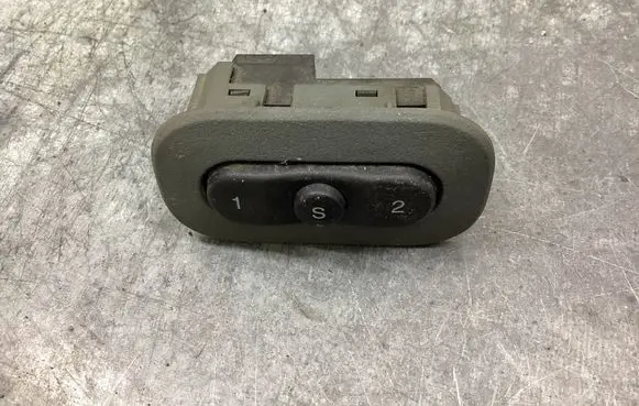 Jeep Grand Cherokee (WK) Seat memory switch 5JF971D5AC 1S2505608 X3500560013