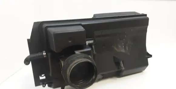 Volvo V50 Air filter box 30677532