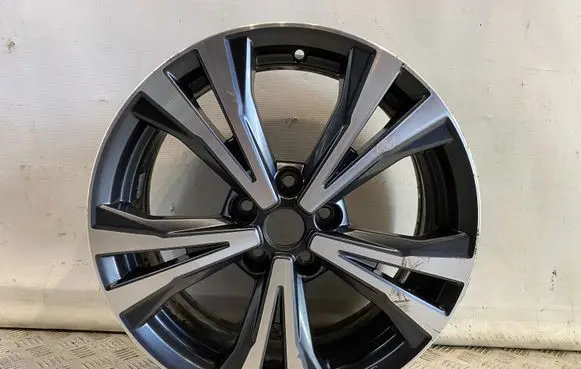 R18 alloy rim