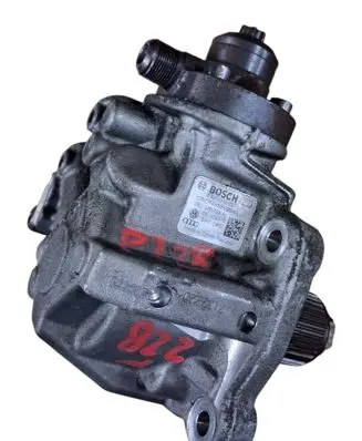 Audi Q7 4M Fuel injection high pressure pump 057130755AL 0445010827