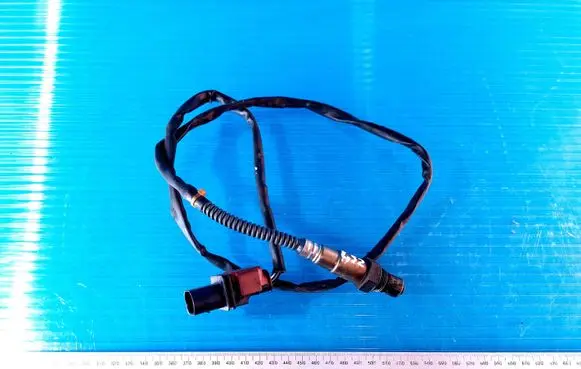 Audi A4 S4 B7 8E 8H Lambda probe sensor 059906262 0281004038