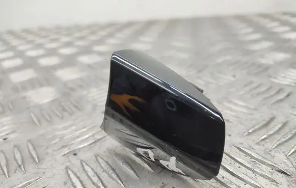 Mercedes-Benz CLA C117 X117 W117 Front door handle cover AA2047800420