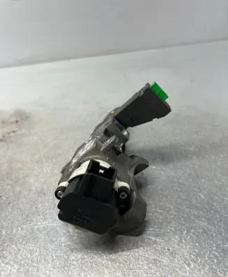 Volvo XC90 Ignition lock 8621509