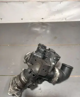 Ford Focus C-MAX Throttle valve 9655971880 PA6T6F6F60 25352137