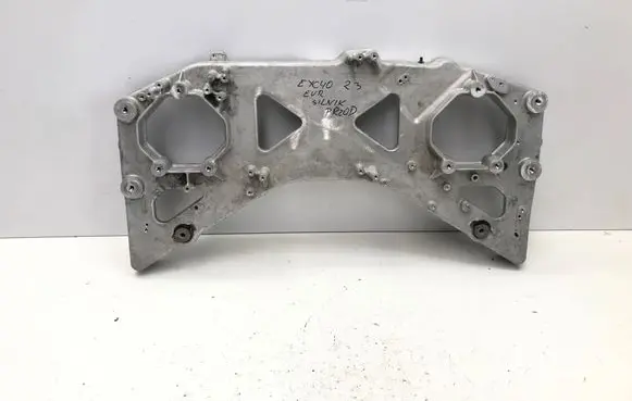 Volvo XC40 Engine mounting bracket 32388370