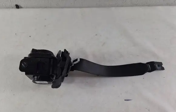 Tesla Model Y Juniper Rear seatbelt 667332800C