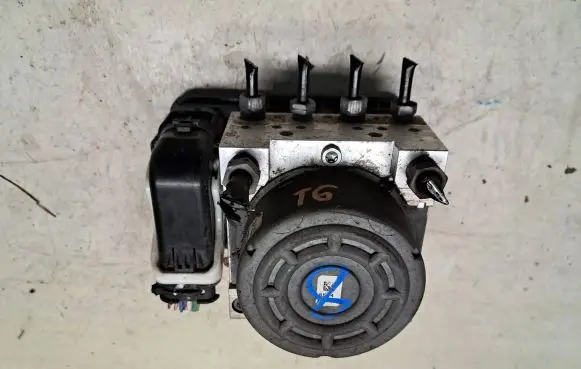 Peugeot 208 ABS Pump 9806274280