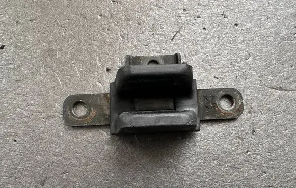 Nissan Patrol Y60 Trunk lock loop 9052006J00