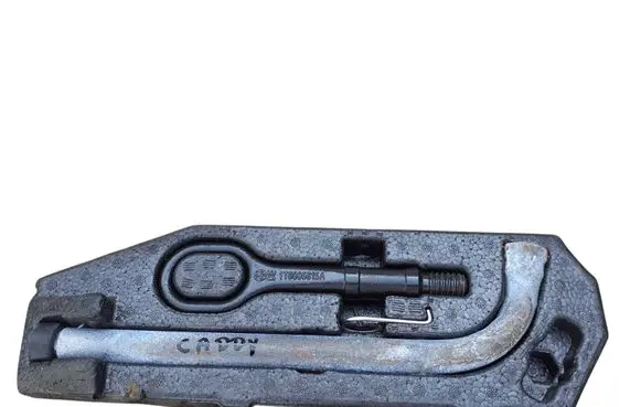 Volkswagen Caddy Tool set 2K0012113C 1T0805615A