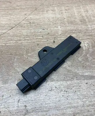 BMW 5 F10 F11 Keyless system antenna 9220832 922083202