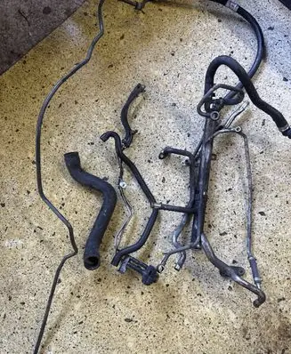 Volvo XC90 Brake vacuum hose/pipe 