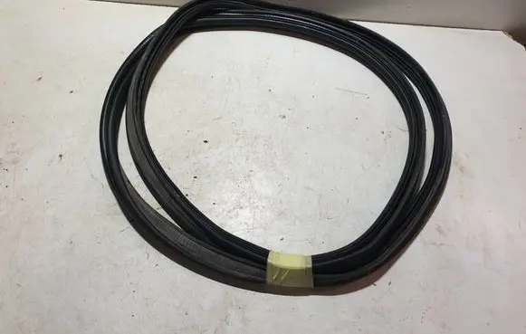 Renault Captur Trunk rubber seal (body) 