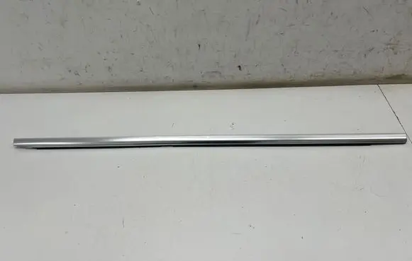 Mercedes-Benz GLE W167 Rear door glass trim molding A1677306507