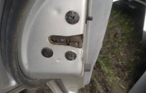 KIA Rio Rear door lock