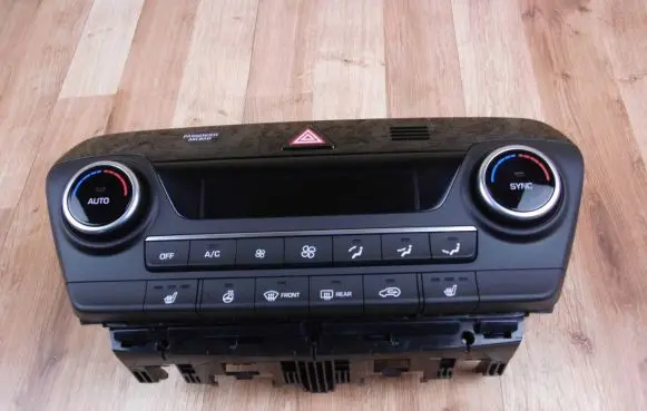 Hyundai Tucson TL Climate control unit 97250D7FH0 97250D7XXX