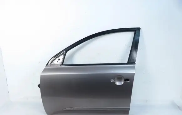 KIA Ceed Front door