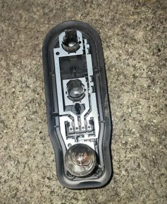 BMW 5 E39 Tail light bulb cover holder 2496339