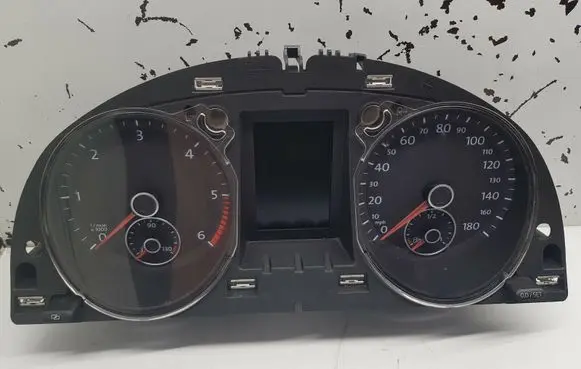 Volkswagen PASSAT CC Speedometer (instrument cluster) 3C8920970E nr3946