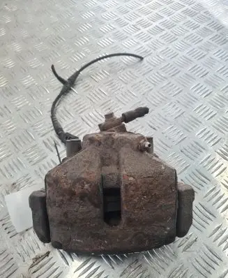 Volkswagen Touran I Front brake caliper