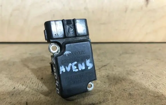 Toyota Avensis T250 Mass air flow meter 2220427010 AFH70M23