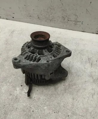 Audi A4 S4 B5 8D Generator/alternator 068903016e