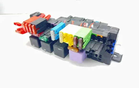 Mercedes-Benz S W220 Fuse module A0325458432