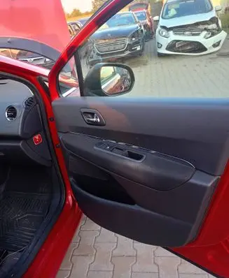 Peugeot 5008 Front door card panel trim