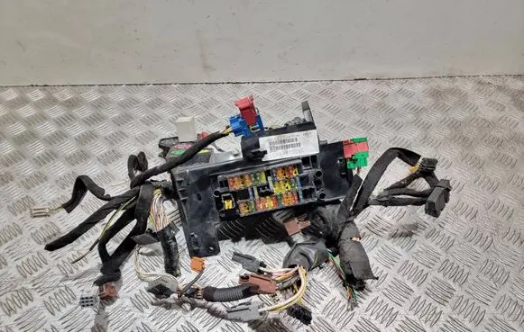 Peugeot Expert Fuse box set 1495118080 5527GK063 1494870080