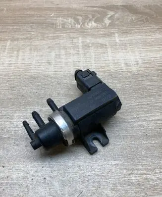 Volkswagen Transporter - Caravelle T5 Turbo solenoid valve 1J0906627C 72290303