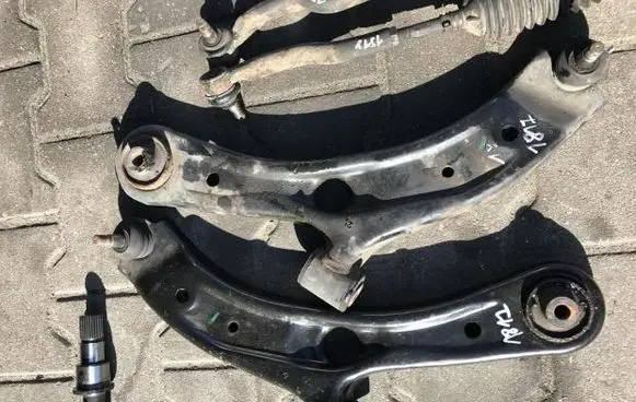 Suzuki Swift II Front control arm
