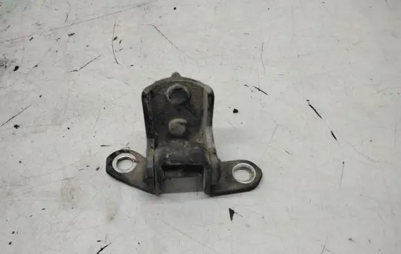 Toyota RAV 4 (XA20) Rear door upper hinge