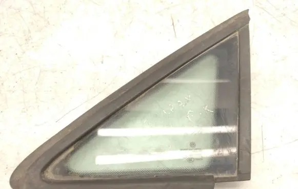 Volkswagen Touran I Front triangle window/glass 43R00048 AS2 M68