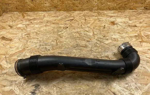 BMW M4 G82 G83 Air intake duct part 8095810
