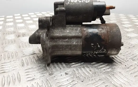 Nissan Qashqai Starter motor 8200584675