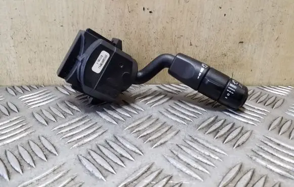 Land Rover Discovery 3 - LR3 Wiper control stalk XPE500070PVJ