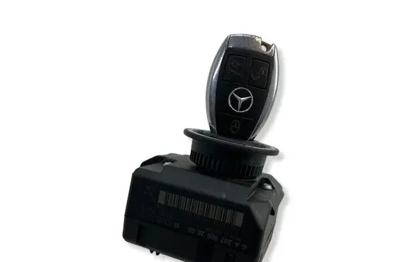 Mercedes-Benz C W204 Ignition lock A2079052600