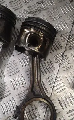 Audi A6 S6 C6 4F Piston with connecting rod 059aa