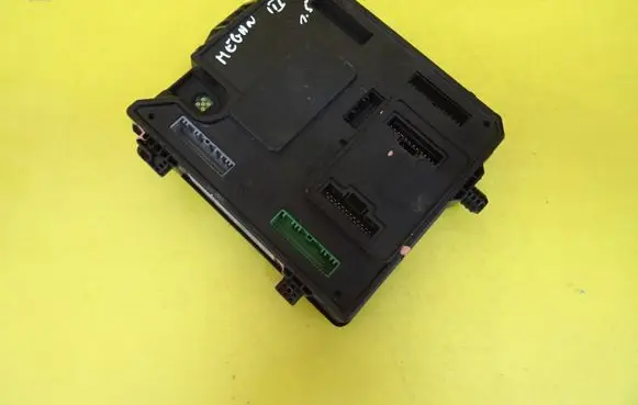 Renault Megane III Comfort/convenience module 284B17882R