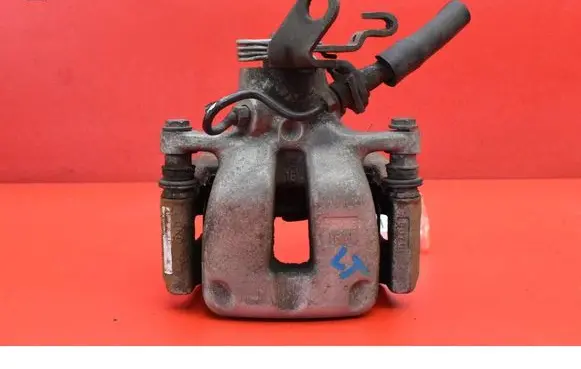 Skoda Superb B6 (3T) Rear brake caliper