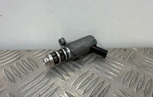 Audi A4 S4 B9 8W Oil pressure sensor 06M115393D