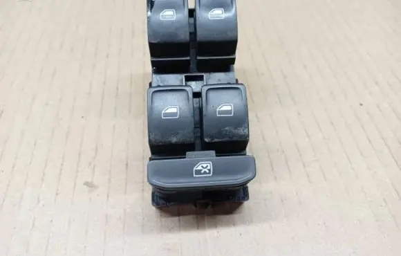 Volkswagen Golf VII Electric window control switch 5G0959857B 1009717208S