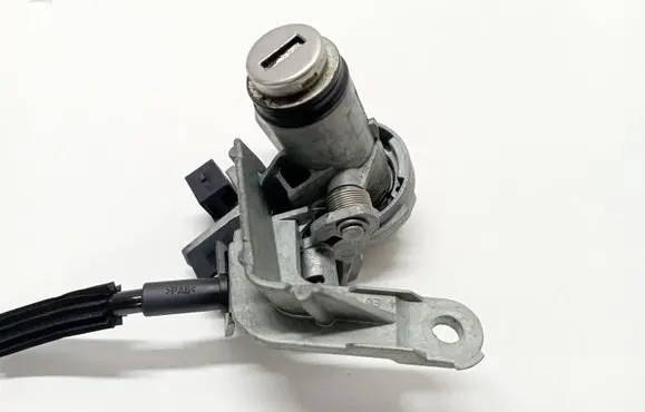 Audi A8 S8 D3 4E Tailgate exterior lock 4E0827573