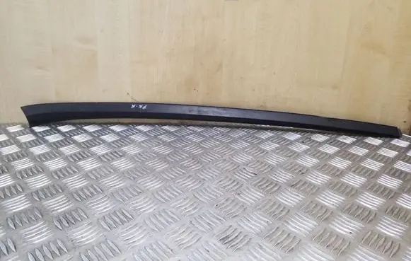 Opel Astra J Windshield trim 13280302