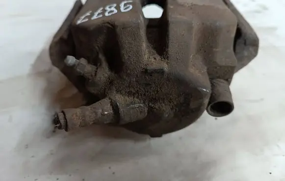 BMW 5 E39 Front brake caliper 9877 74602212