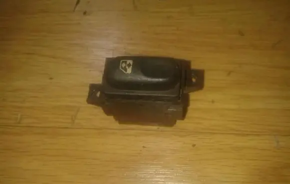 Renault Laguna I Electric window control switch 047