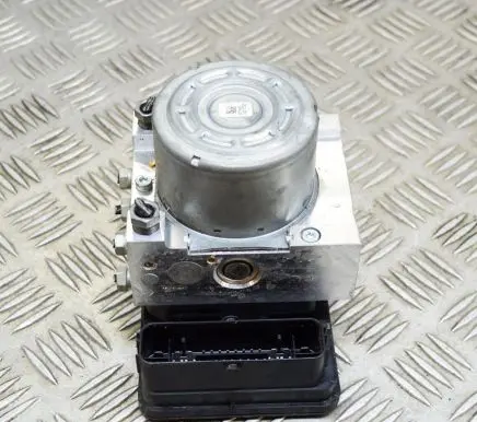Land Rover Range Rover Evoque L538 ABS Pump A426R15W327 GJ322C405AF