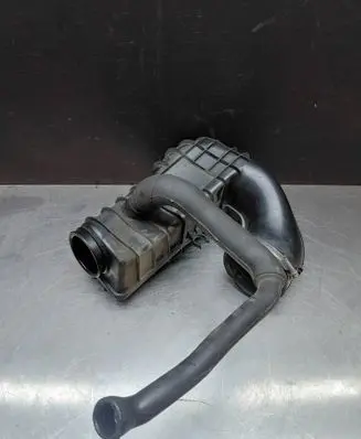 Mercedes-Benz E W211 Air intake duct part A6460941097