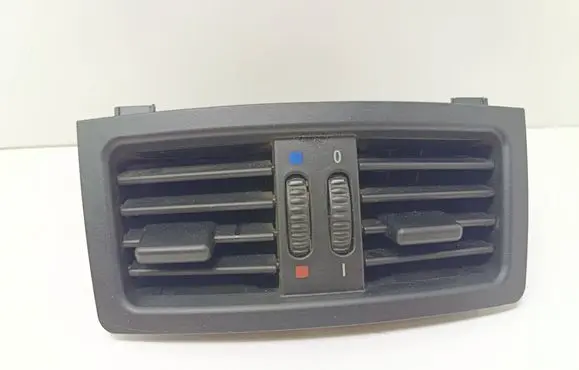 BMW 5 E60 E61 Rear air vent grill 6932023