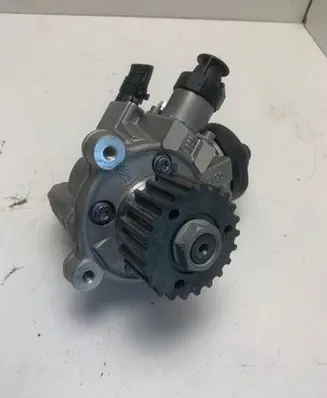 Audi A6 S6 C7 4G Fuel injection high pressure pump 04L130755D